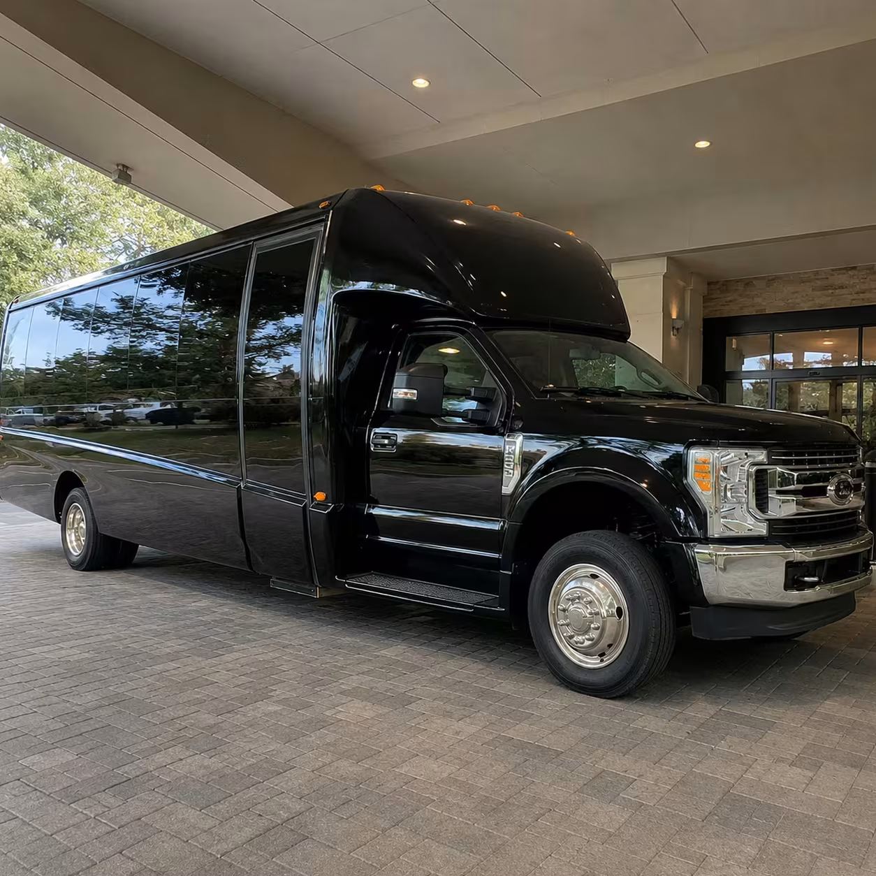 downtown napa hotel pickup loops and wedding minibus rentals